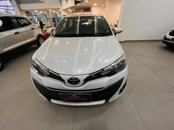 TOYOTA YARIS 1.5 16V FLEX SEDAN XLS CONNECT MULTIDRIVE TOYOTA YARIS 1.5 16V FLEX SEDAN XLS CONNECT MULTIDRIVE